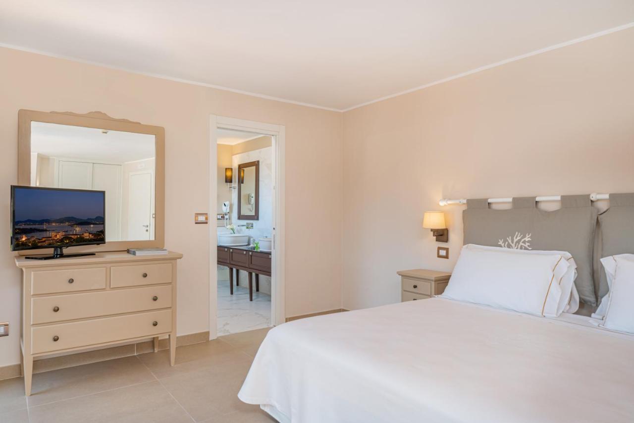 Hotel Cala Lunga La Maddalena  Esterno foto