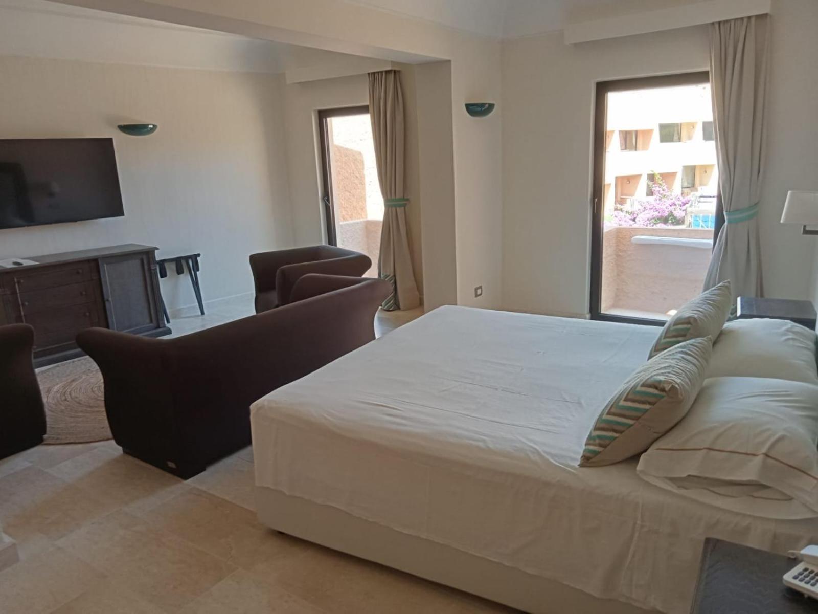 Hotel Cala Lunga La Maddalena  Esterno foto