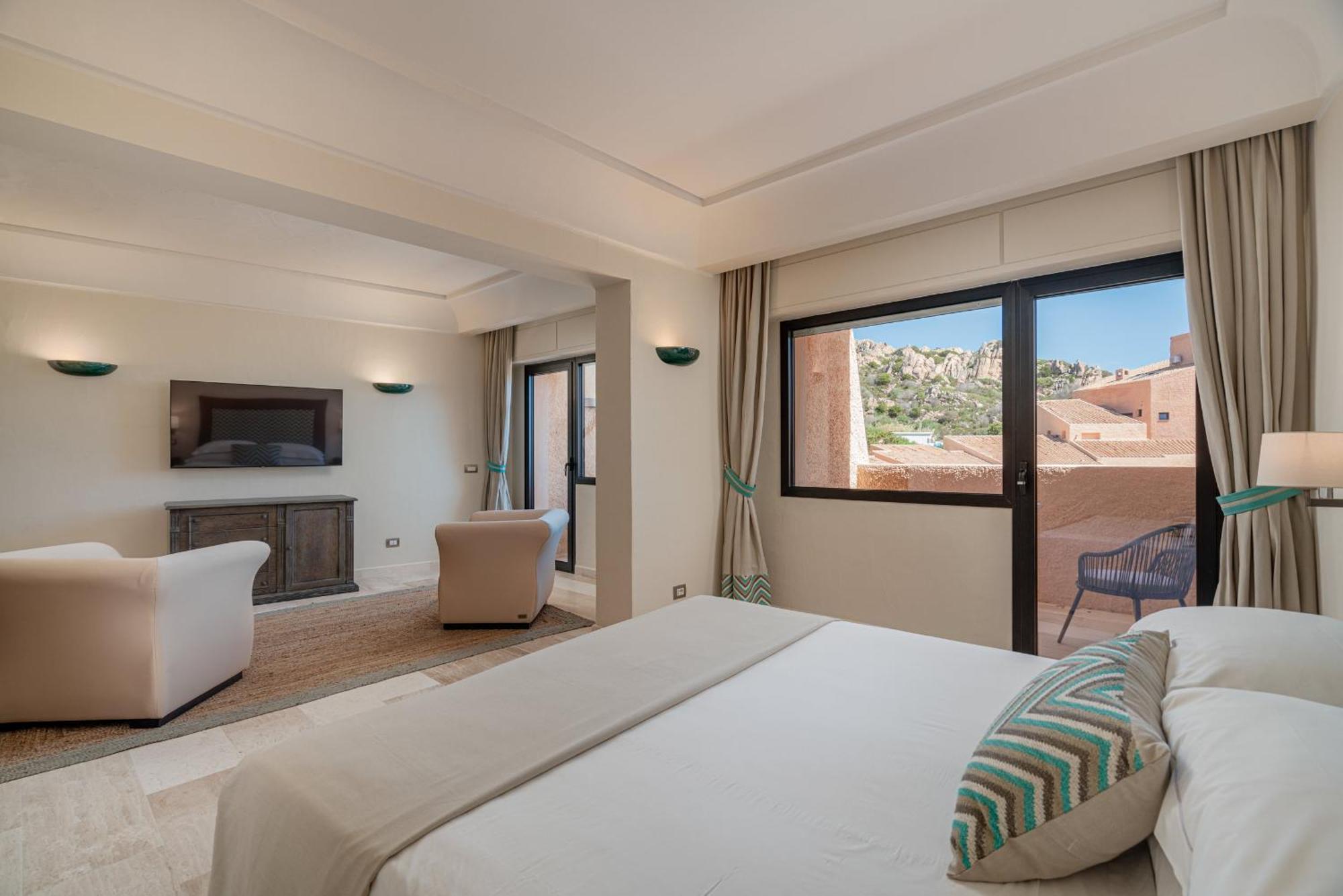 Hotel Cala Lunga La Maddalena  Esterno foto